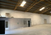 1980m² warehouse industrial for rent in La Roda photo