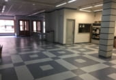 Local comercial en alquiler con 178m² en Loja foto