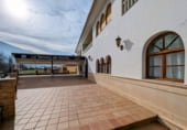 1115m² restaurant for rent in Loja photo