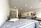 150m² commercial premises for sale in Laredo photo