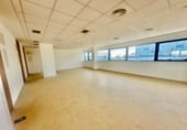 600m² office for rent in Seville, Calle via nova, 1 photo