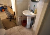 250m² commercial premises for sale in Logroño photo