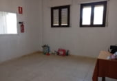 Nave en alquiler con 1048m² en Valdepeñas foto