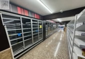 Local comercial en alquiler con 640m² en Badalona, en la zona de Puigfred foto