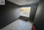 Local comercial en alquiler con 640m² en Badalona, en la zona de Puigfred foto
