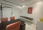Local comercial en traspaso con 200m² en Vitoria, en la zona de Ensanche foto