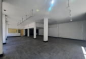 Local comercial
en venda
amb 319m² a San Martín, CANDIDO FERNANDEZ RIESGO, 1 foto