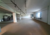 145m² commercial premises for rent in Grado photo