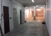Local comercial en venta con 462m² en Santa Coloma de Gramenet foto