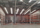 Nau
en lloguer
amb 3600m² a Carmona foto