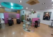 83m² hair salon for sale in Barcelona, in the area of Horta photo