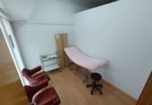 83m² hair salon for sale in Barcelona, in the area of Horta photo