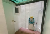83m² hair salon for sale in Barcelona, in the area of Horta photo