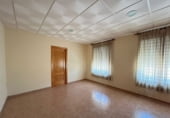 600m² warehouse for sale in Loja photo