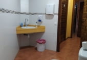 Local comercial en traspaso con 220m² en Tarrasa, en la zona de la Maurina foto