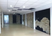 Local comercial en alquiler con 140m² en Ferrol foto