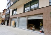 Local comercial en alquiler con 180m² en Tarrasa foto