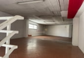 Local comercial en venta con 400m² en Vigo foto