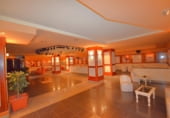 380m² bar for sale in Nigrán photo
