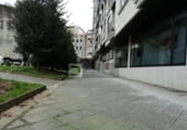 Local comercial en alquiler con 197m² en Orense foto
