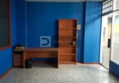 Local comercial en alquiler con 60m² en Orense foto