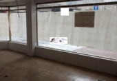 Local comercial en alquiler con 100m² en Tuy, en la zona de Tui, Travesia Augusto Gonzalez Besada foto