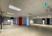 728m² office for rent in Madrid, in the area of Valverde photo
