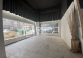 483m² commercial premises for sale in Laredo photo