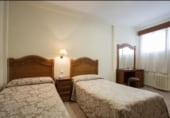 1600m² hotel for sale in Córdoba, Avenida del Gran Capitán photo
