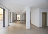 260m² bâtiment pour vente à Grenade, photo