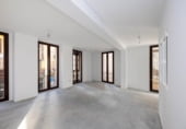 260m² bâtiment pour vente à Grenade, photo