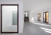 260m² bâtiment pour vente à Grenade, photo