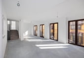260m² bâtiment pour vente à Grenade, photo
