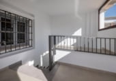 260m² bâtiment pour vente à Grenade, photo