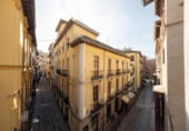 260m² bâtiment pour vente à Grenade, photo