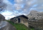 92m² locaux commerciaux pour vente à Miera, Barrio Mortesante photo
