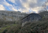 92m² locaux commerciaux pour vente à Miera, Barrio Mortesante photo