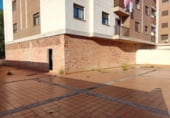 Local comercial en venta con 900m² en Ciudad Real, Calle Cruz del Sur foto
