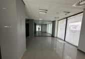 Local comercial en venta con 184m² en Novelda, Calle Maestro Serrano foto