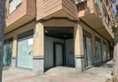 Local comercial en venta con 184m² en Novelda, Calle Maestro Serrano foto