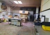 255m² commercial premises for sale in Villena, Calle Escalone photo