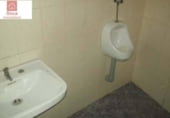 106m² commercial premises for sale in Montijo, Calle Concepción Arenal photo