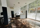 Local comercial en venta con 158m² en Tarrasa, Carrer de les Carbonelles foto
