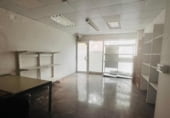 Local comercial en venta con 158m² en Tarrasa, Carrer de les Carbonelles foto