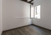 1028m² locaux commerciaux pour vente à Barcelone, dans le quartier de le Raval, Carrer de l'Hospital photo