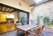 800m² commercial premises for sale in Barcelona, in the area of Gothic Quarter, Carrer de n'Aroles photo