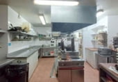 242m² restaurant for sale in Lérida, Carrer de Sunyer photo
