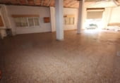 Local comercial en venta con 200m² en Guardamar del Segura foto