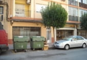 Local comercial en venta con 219m² en Petrer, Calle Reyes Católicos foto