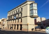 Local comercial en venta con 140m² en Figueras, Carrer Nou foto